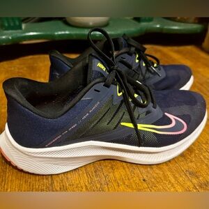 Navy blue size 9 Nike running shoes